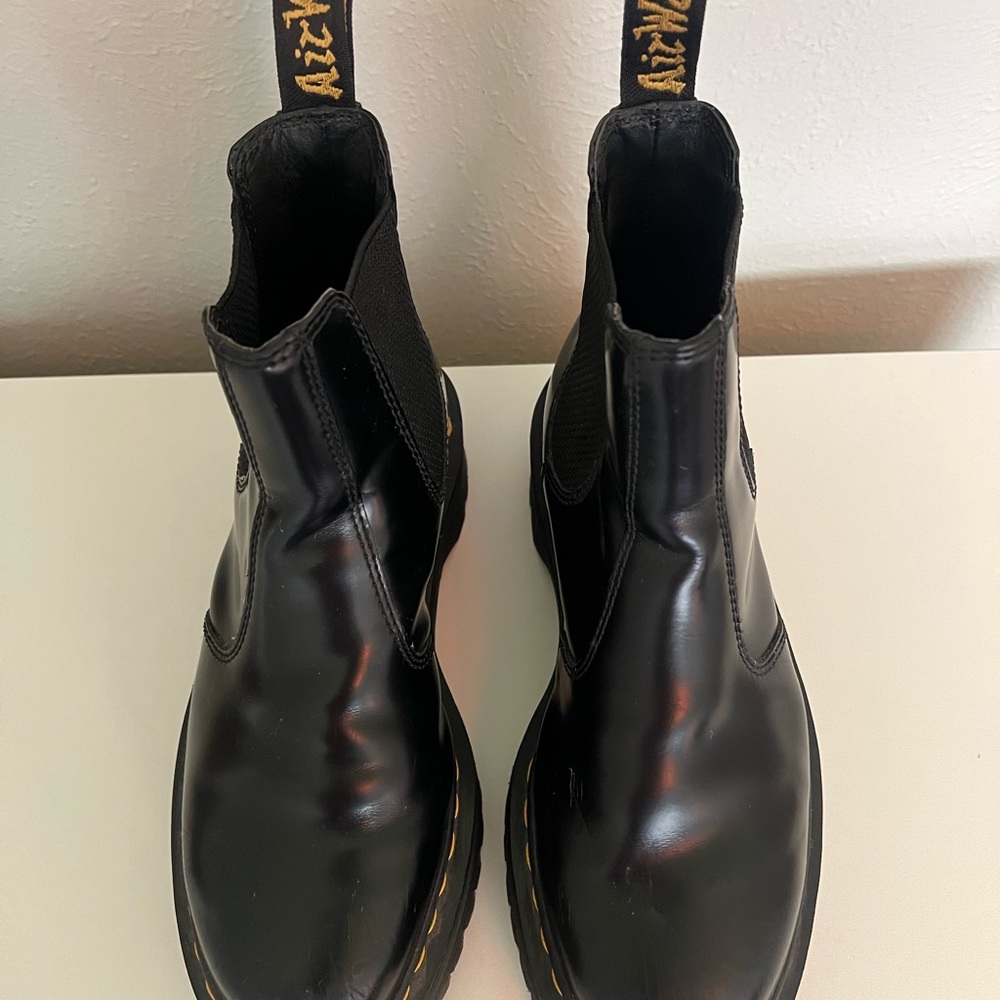 Dr. Martens 2976 Quad Chelsea Boots Size 7 (they run big so like a size 8). - Picture 4 of 4